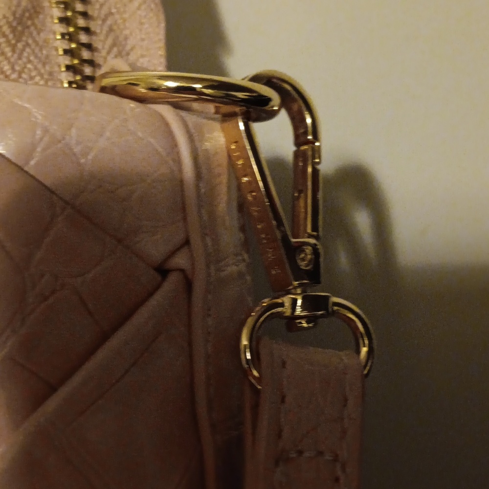 Like Dreams light pink crossbody. - Picture 3 of 14